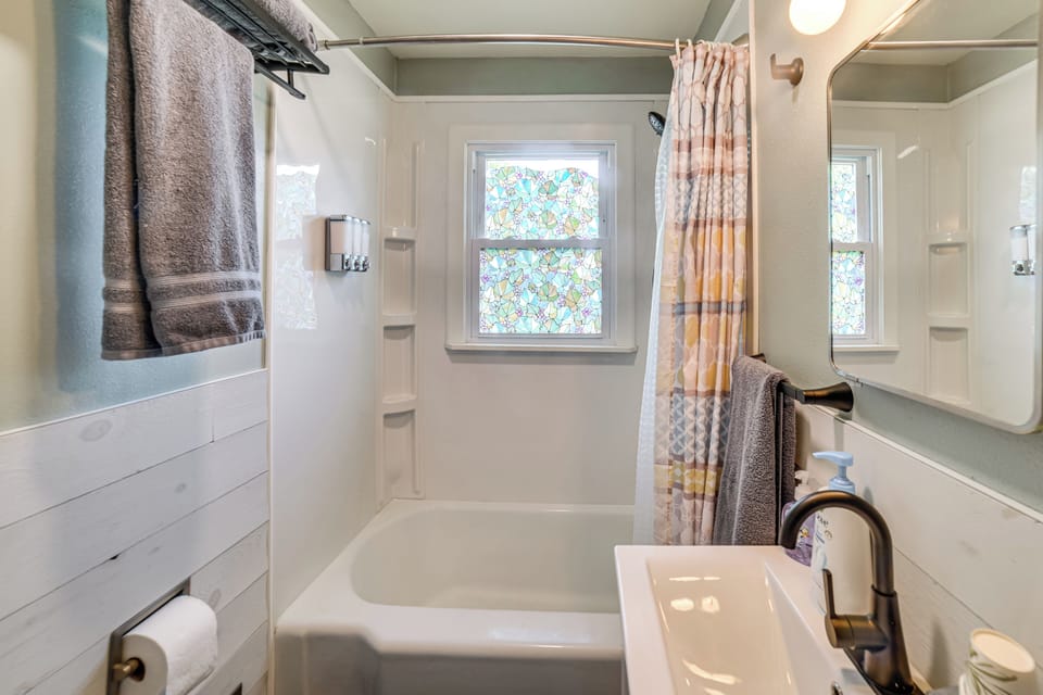 Bathroom | Main Level | Towels Provided | Complimentary Toiletries | Hair Dryer