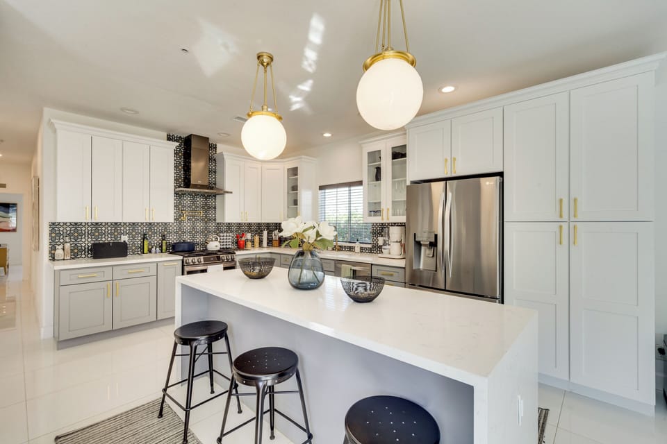 Kitchen | Breakfast Bar