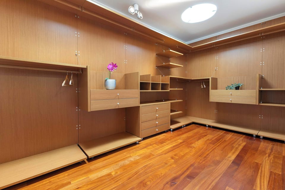 Walk-in Closet