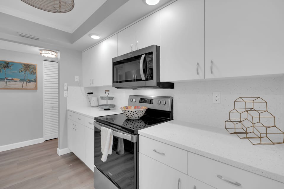 modern light and bright kitchen Marina Towers 203