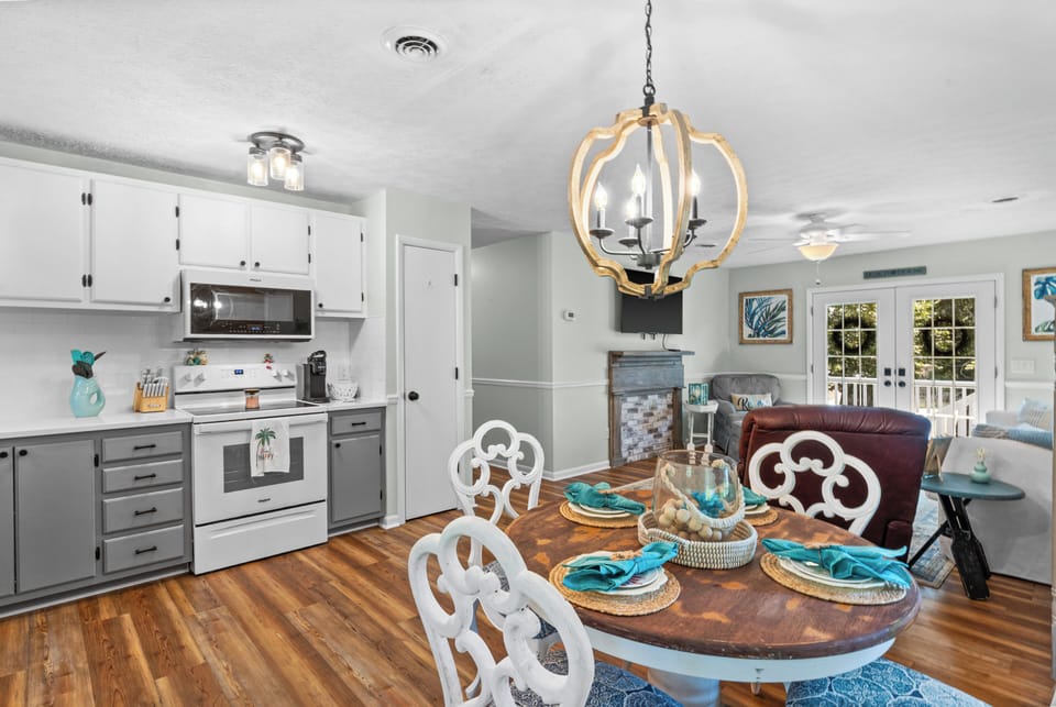 Coastal Living & Dining Haven