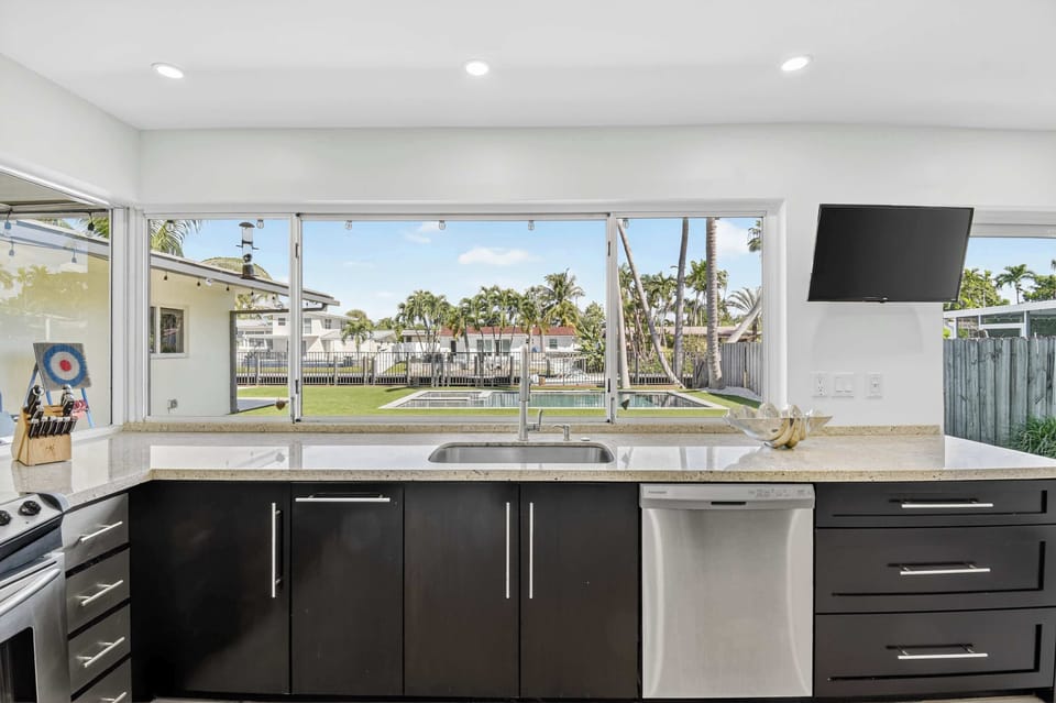 Fully equipped kitchen 