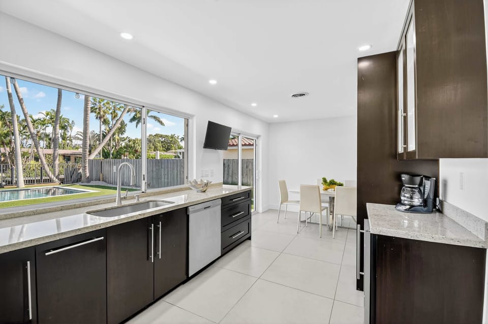 Fully equipped kitchen 