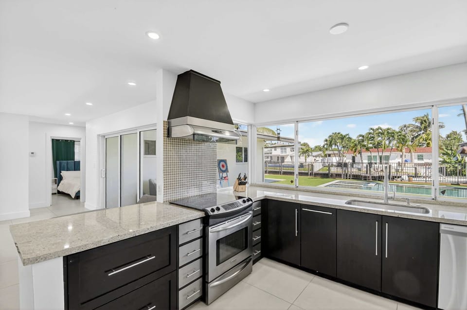 Fully equipped kitchen 