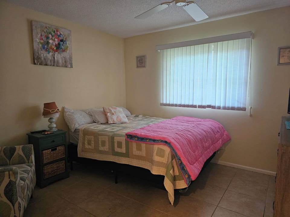 BEDROOM 2