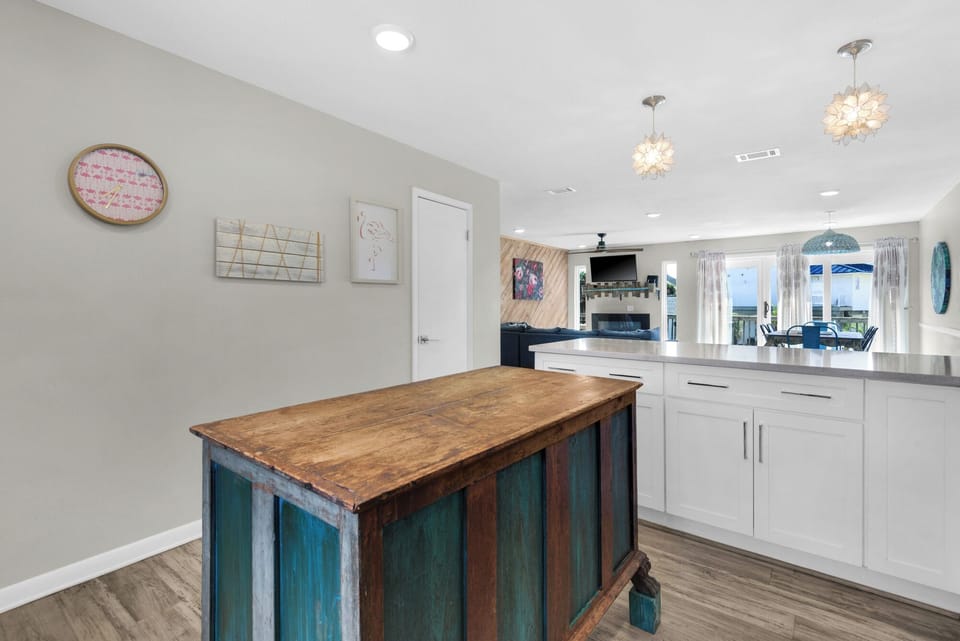 Kitchen island