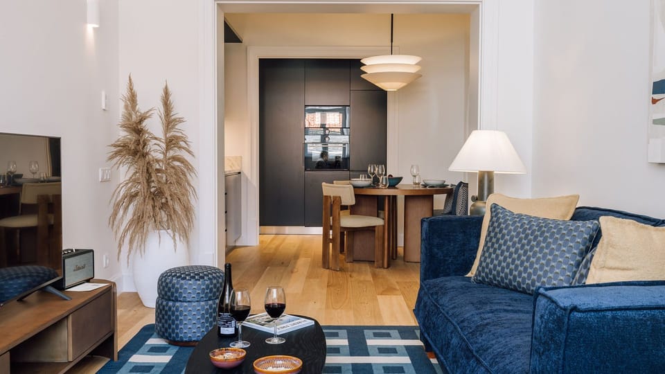 A peaceful living area with soft tones — perfect for relaxing after a day exploring Lisbon.
 #AndoLiving #Portugal #Santos #LisbonVibes #CozyMoments