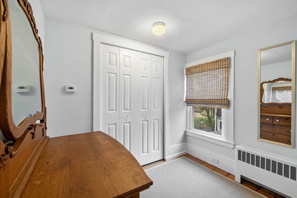 Upstairs Bedroom #2 Alcove- Perfect for a Pack & Play