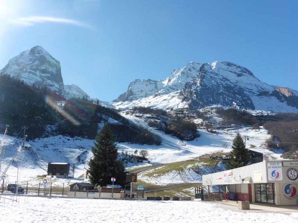 Snow and ski sports