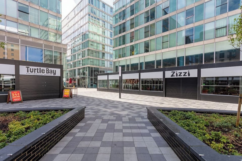 The apartment is located at The Hub where you have a range of shops, restaurants, bars and cafe`s just a stone`s throw away.