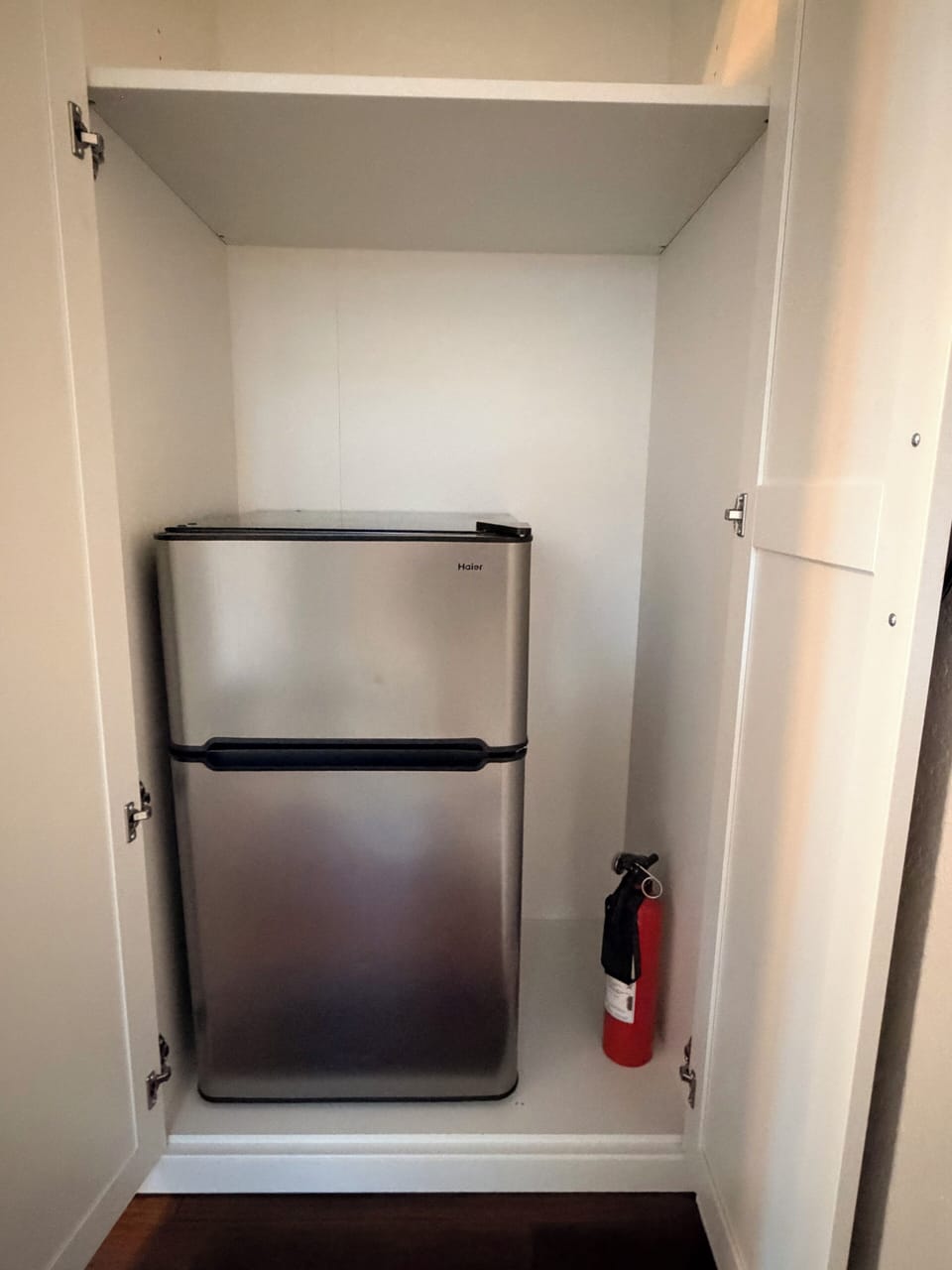 Mini fridge includes a freezer compartment plus a Brita water filter