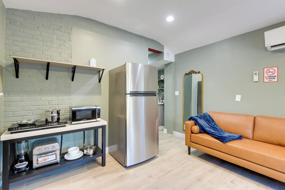 Kitchenette | Air Fryer | Drip/Keurig Coffee Maker