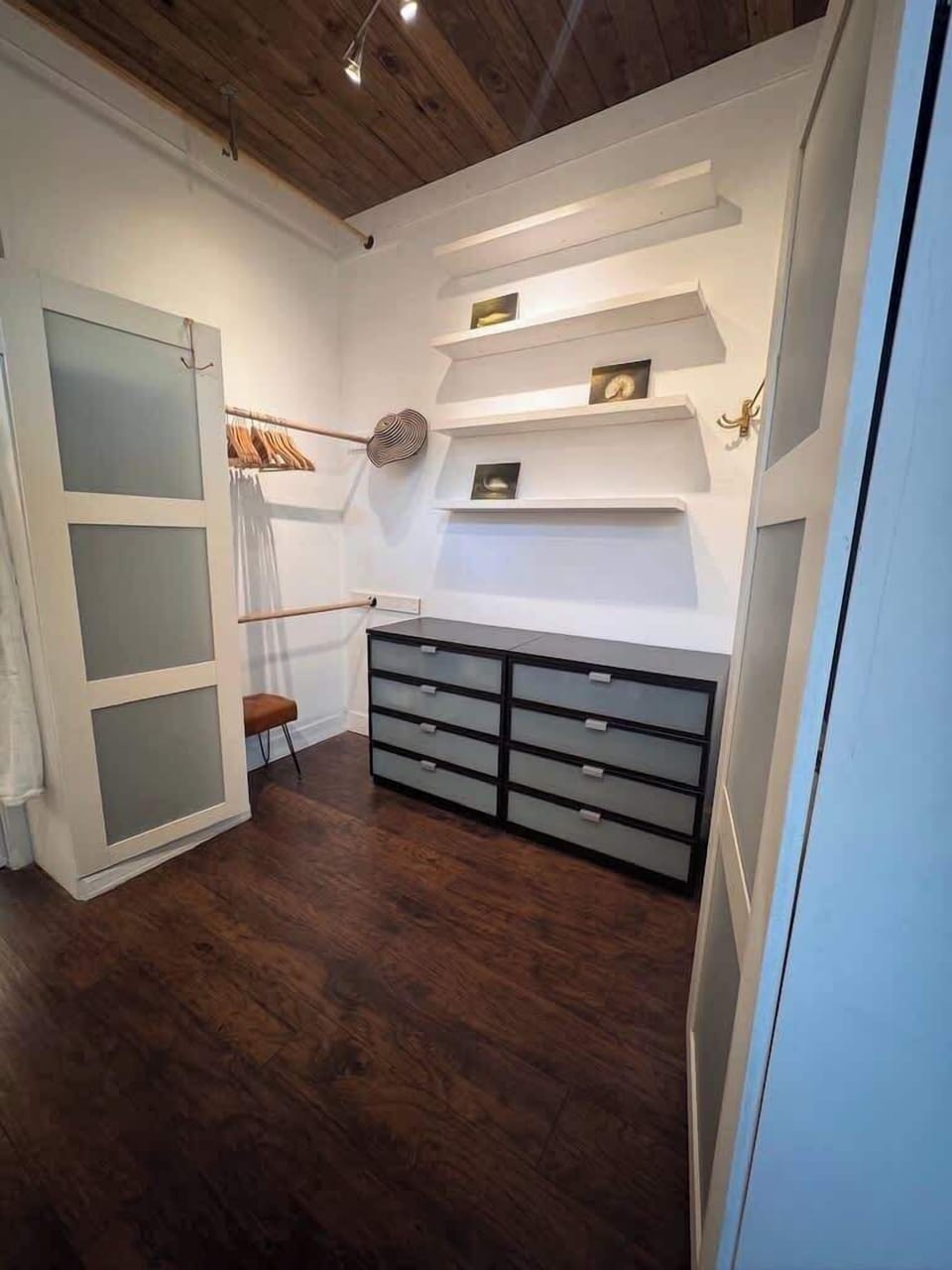 Primary full size walk in closet on your way to the ensuite.