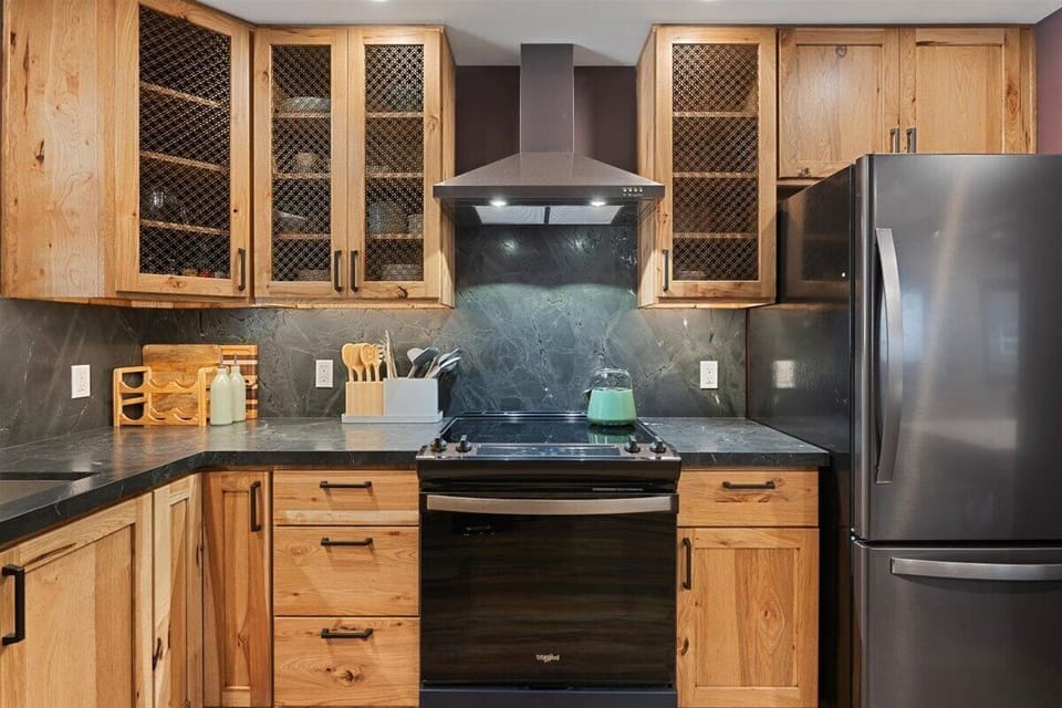 Fully stocked kitchen.