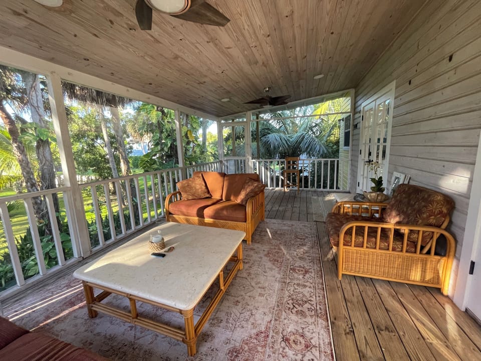 Screened rear porch