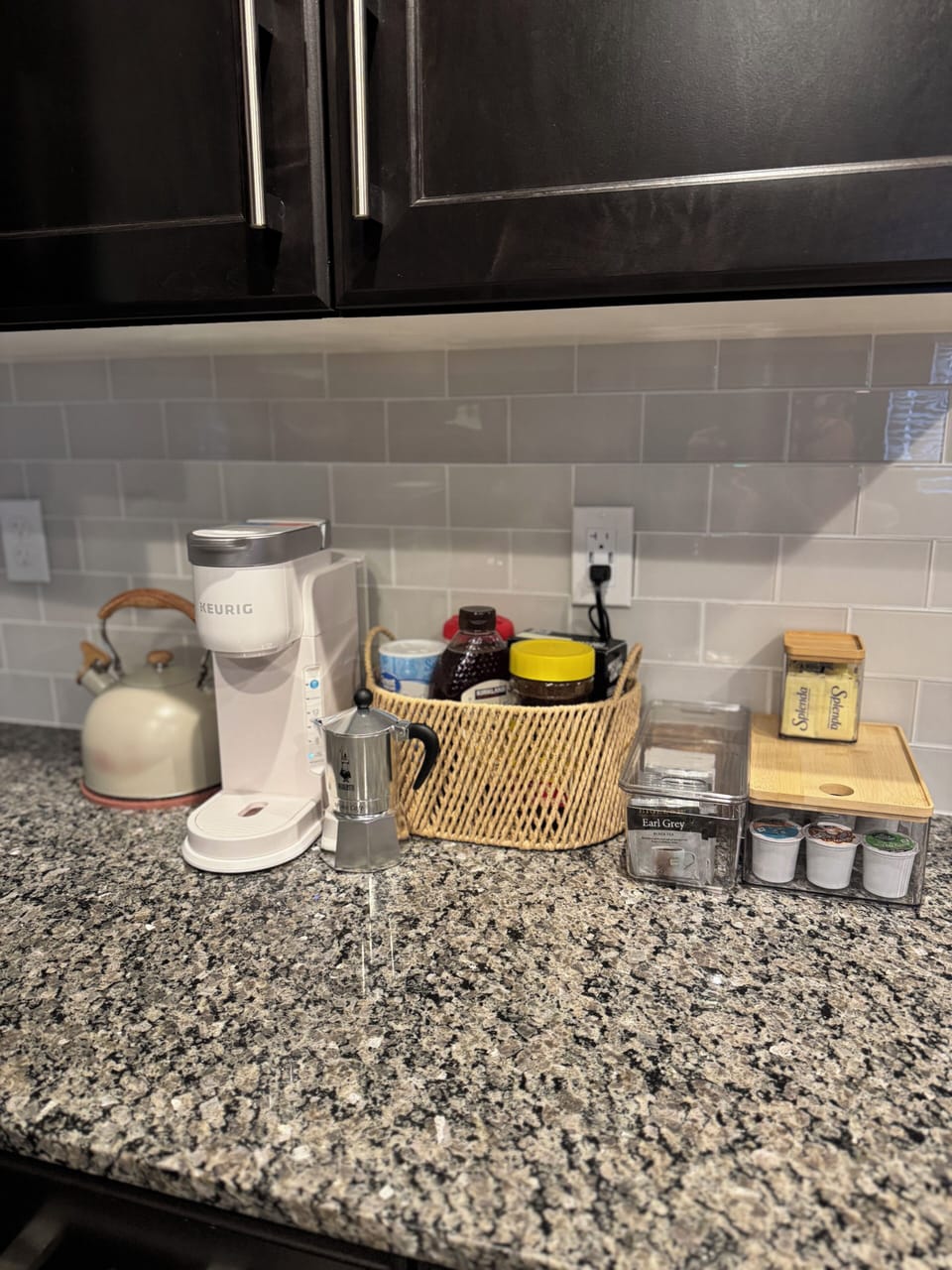Coffee and tea station 