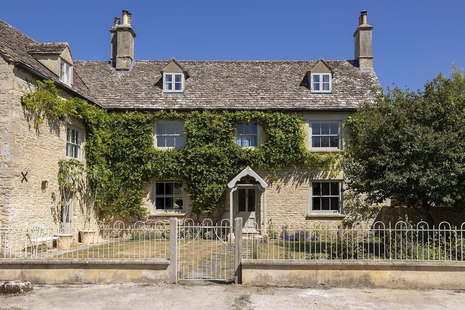 Green Farm Outside - StayCotswold