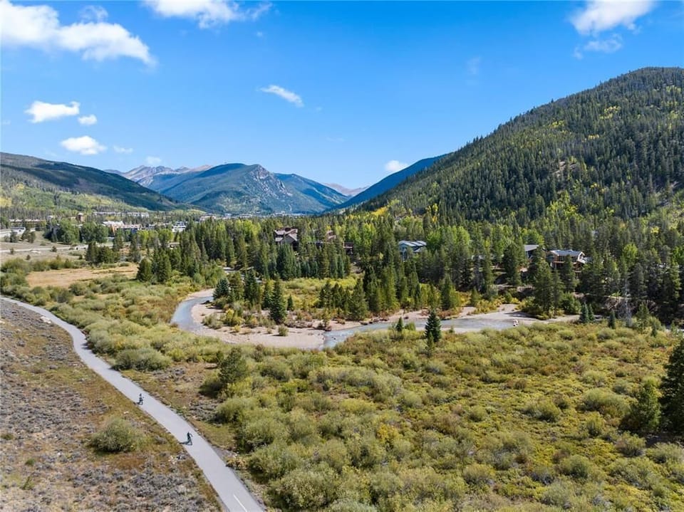 Soak up Keystone’s open-air beauty with views that stretch from valley floor to summit.