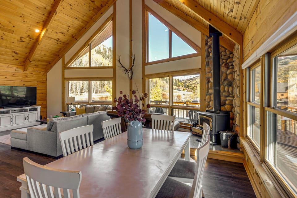 Dining Area | Main Level