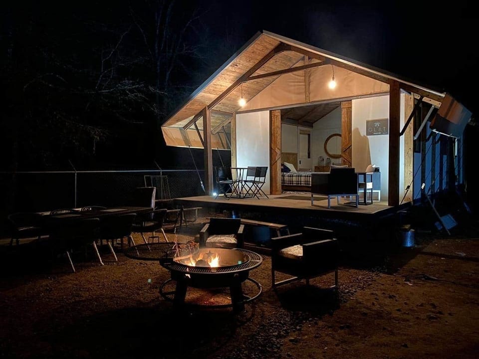 Nightime Glamping Lakefront