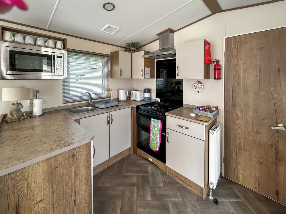 Kitchen area | Flamingoland, Malton