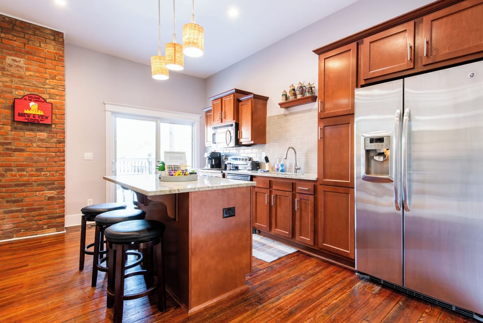 Fully stocked kitchen.