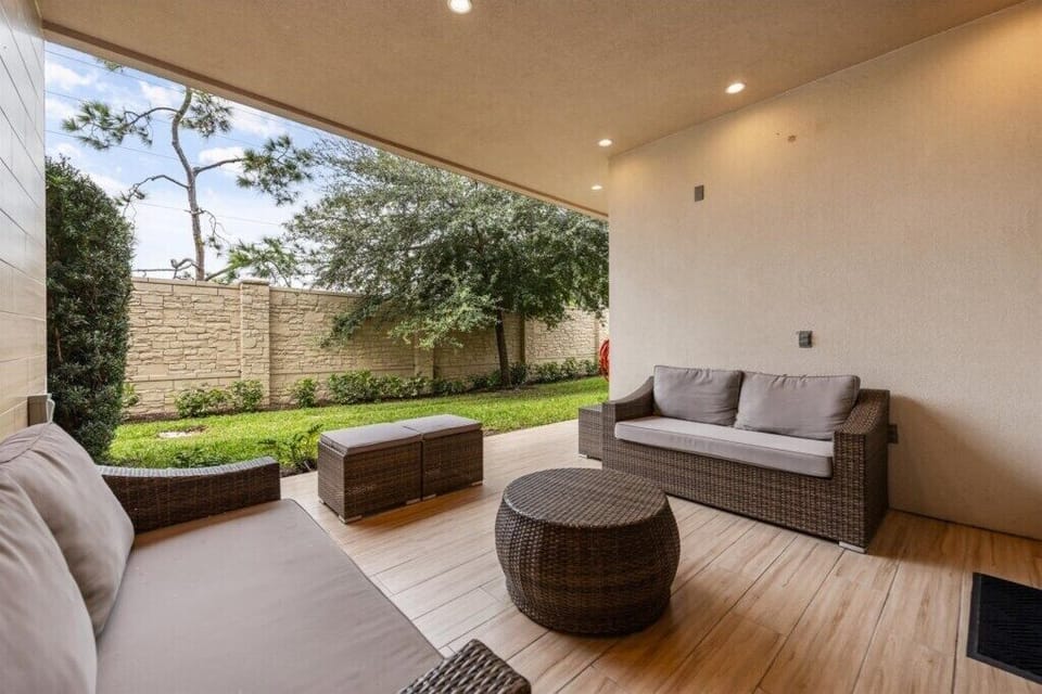 7487BrooklynDrive(16)