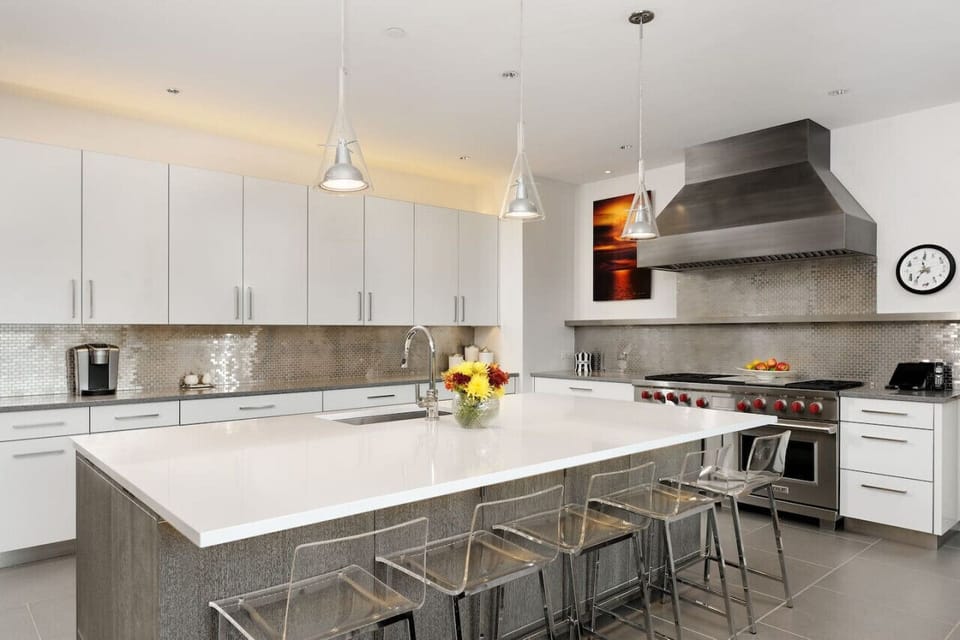 Kitchen with Island Seating