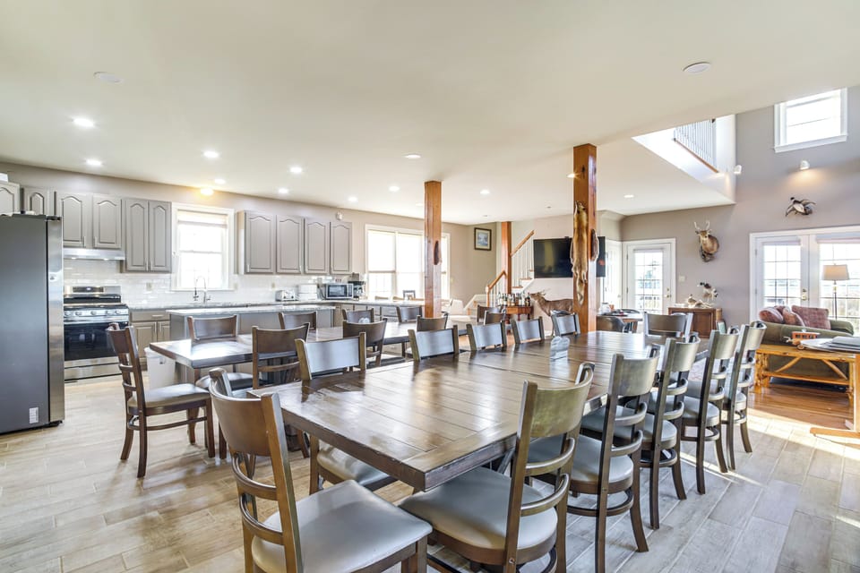 Dining Area | Full Kitchen | Cooking Basics