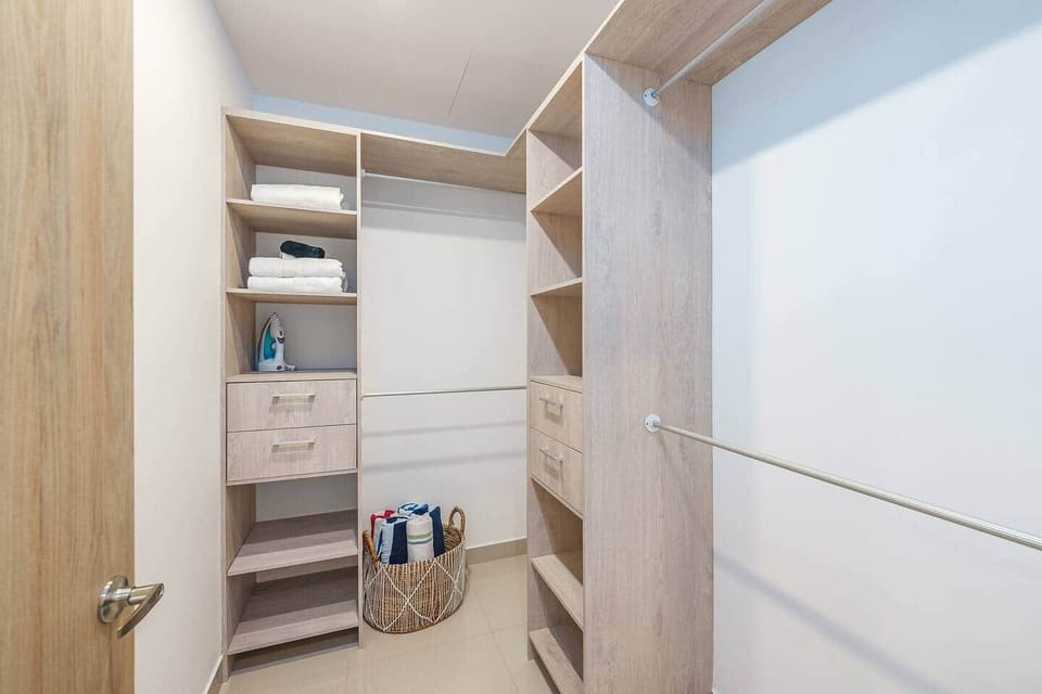 Master walking closet