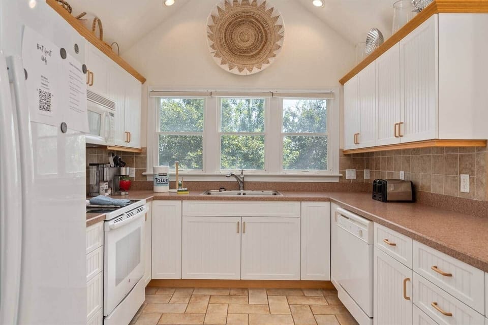 Kitchen is well equipped and well stocked!