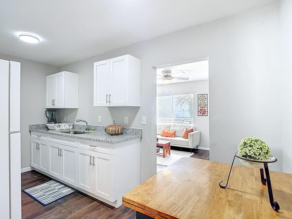 Eat in kitchen