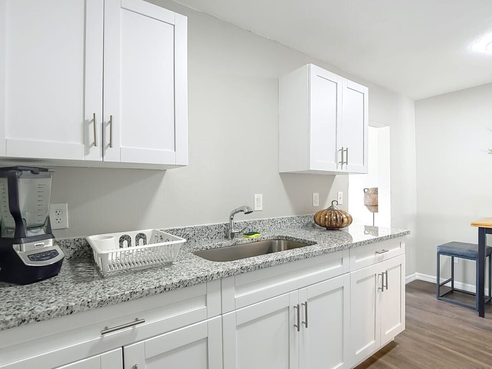 Updated & stocked kitchen