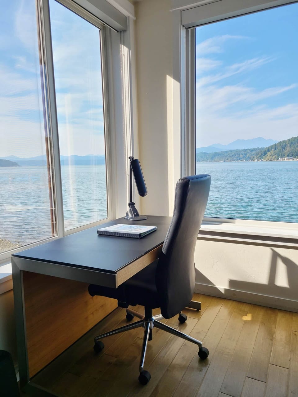 Computer desk