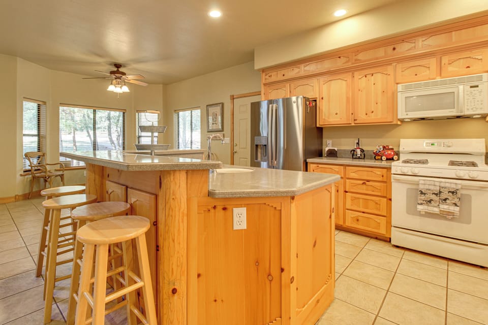 Kitchen | Dishwasher | Drip Coffee Maker | 1st Floor