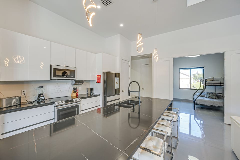 Kitchen | Cooking Basics | Pod Coffee Maker | Microwave | Toaster | Blender