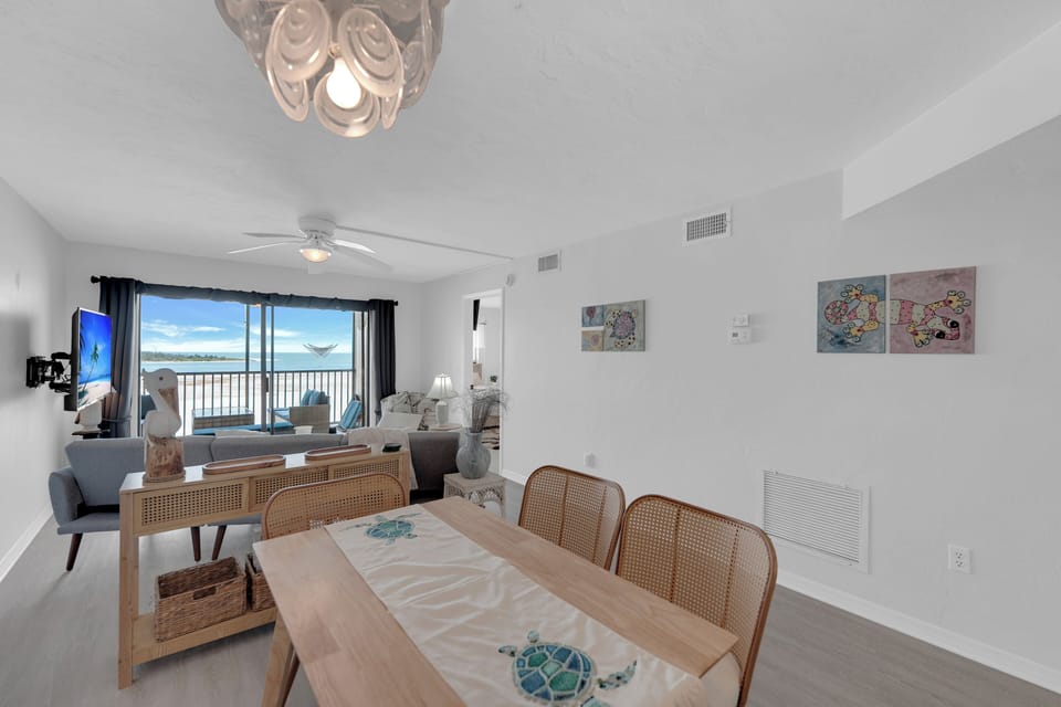 Dining Table at Carlos Pointe 433 weekly vacation rental