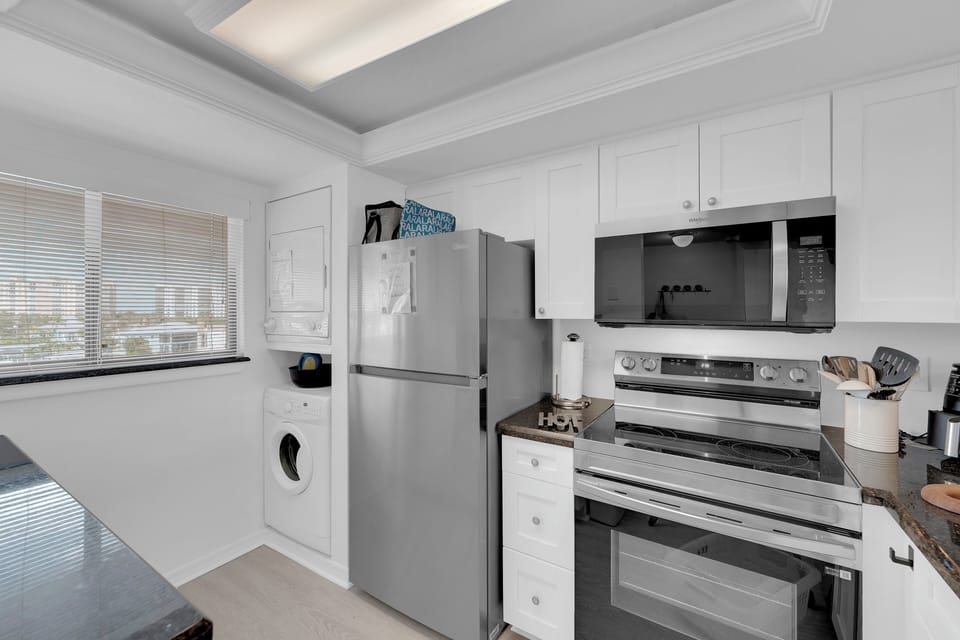 Fully eqqiupped kitchen at your Fort Myers Beach vacation condo