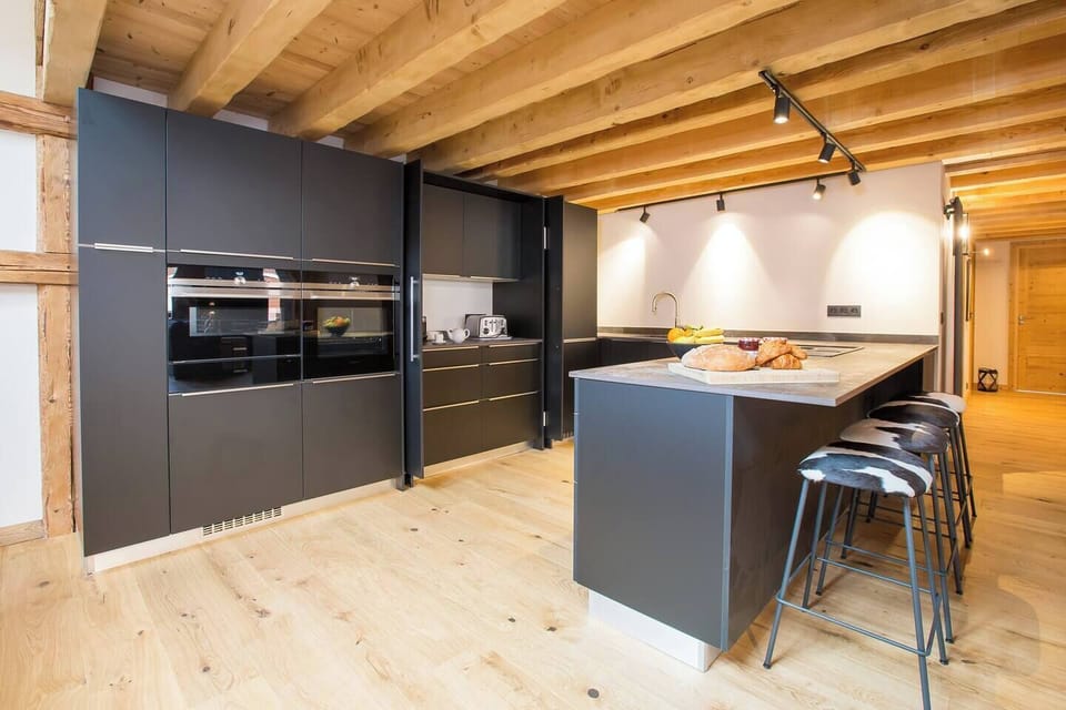 Fully fitted kitchen