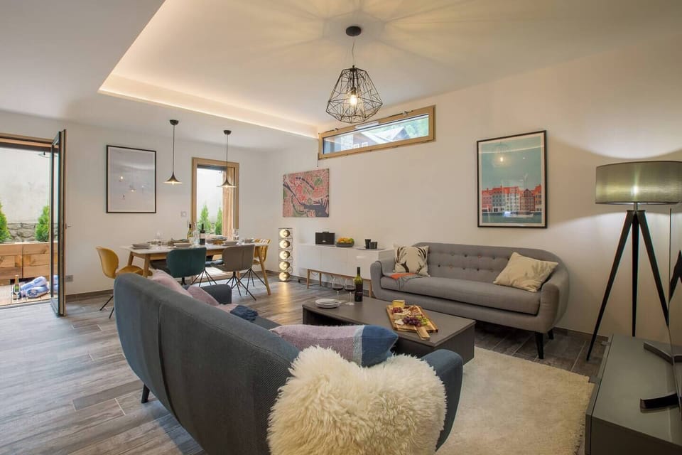 Living area with TV & Playstation