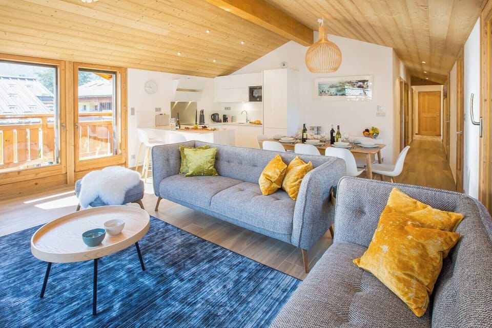 Living area with TV & games console