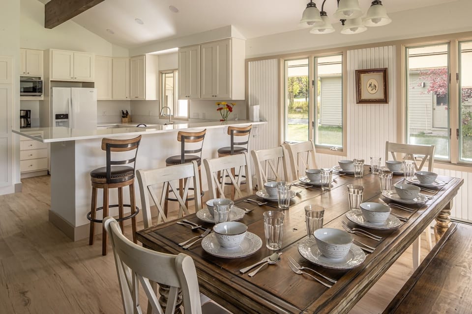 Dining Area - 2