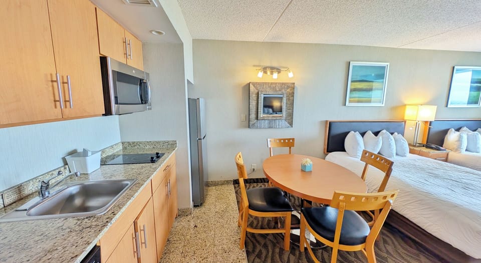 Cozy Living with Kitchenette & Dining Space!