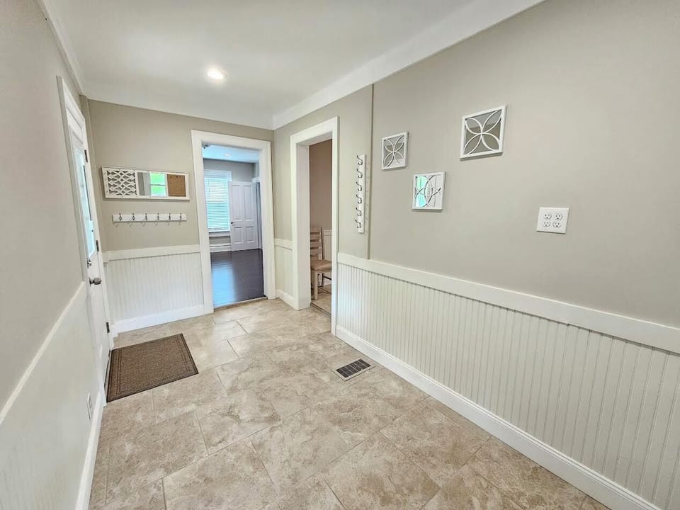 Entry / Laundry