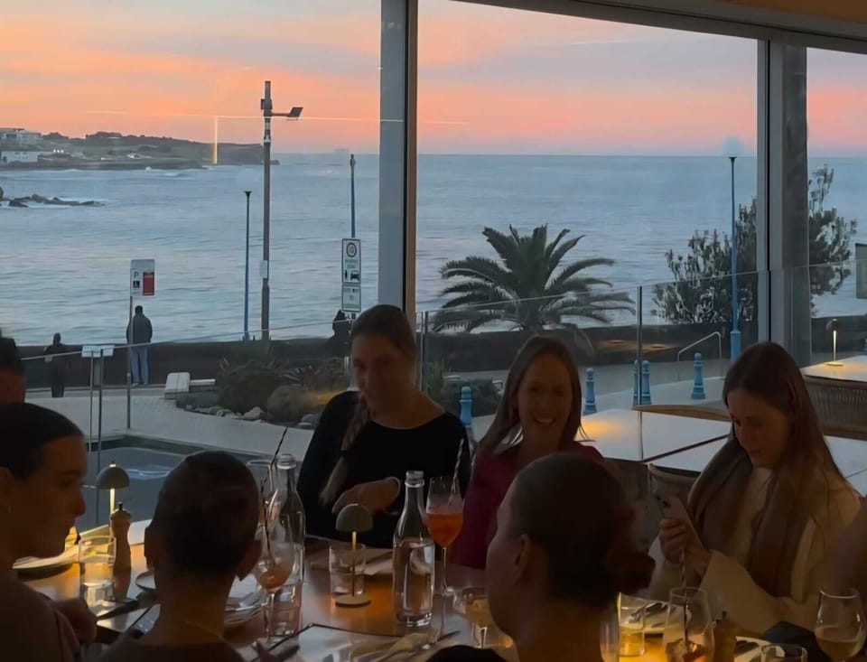 Enjoy sunsets drinks or ocean-view dining at one of the great restaurants just a 7 minute stroll down the hill. Bathers is one of our favourites!