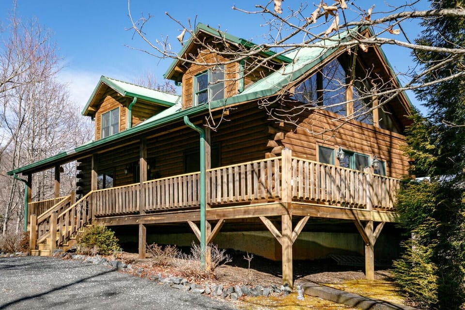 Real log cabin construction