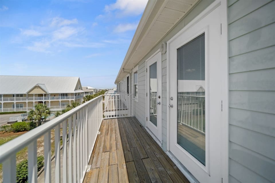 2nd Floor Balcony