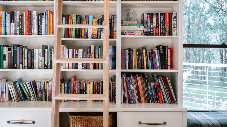 Ecco Red Hill Retreat Library Area