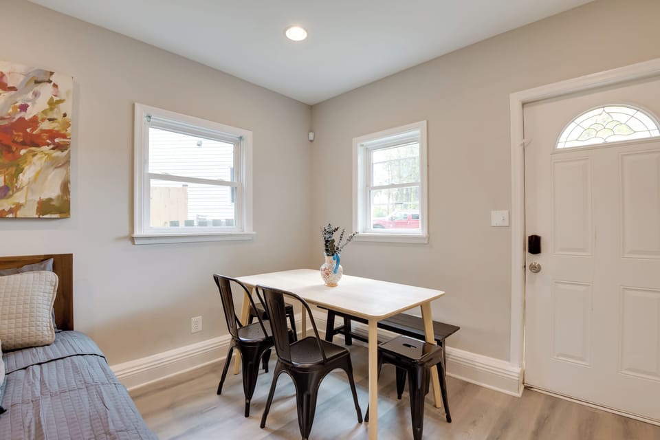 Dining Area | Dishware/Flatware Provided | Main Level