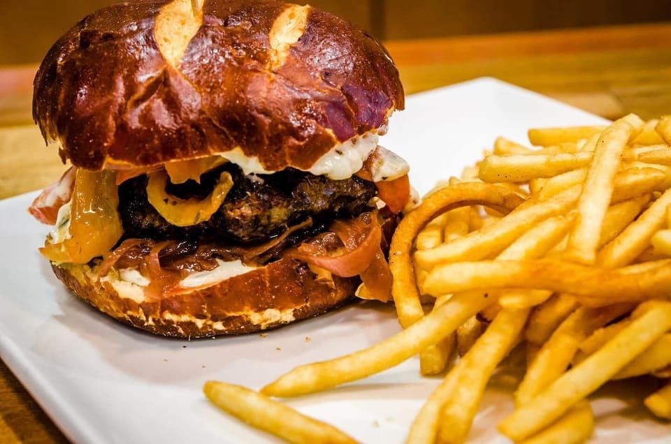 WALK TO GREAT RESTAURANTS NEARBY